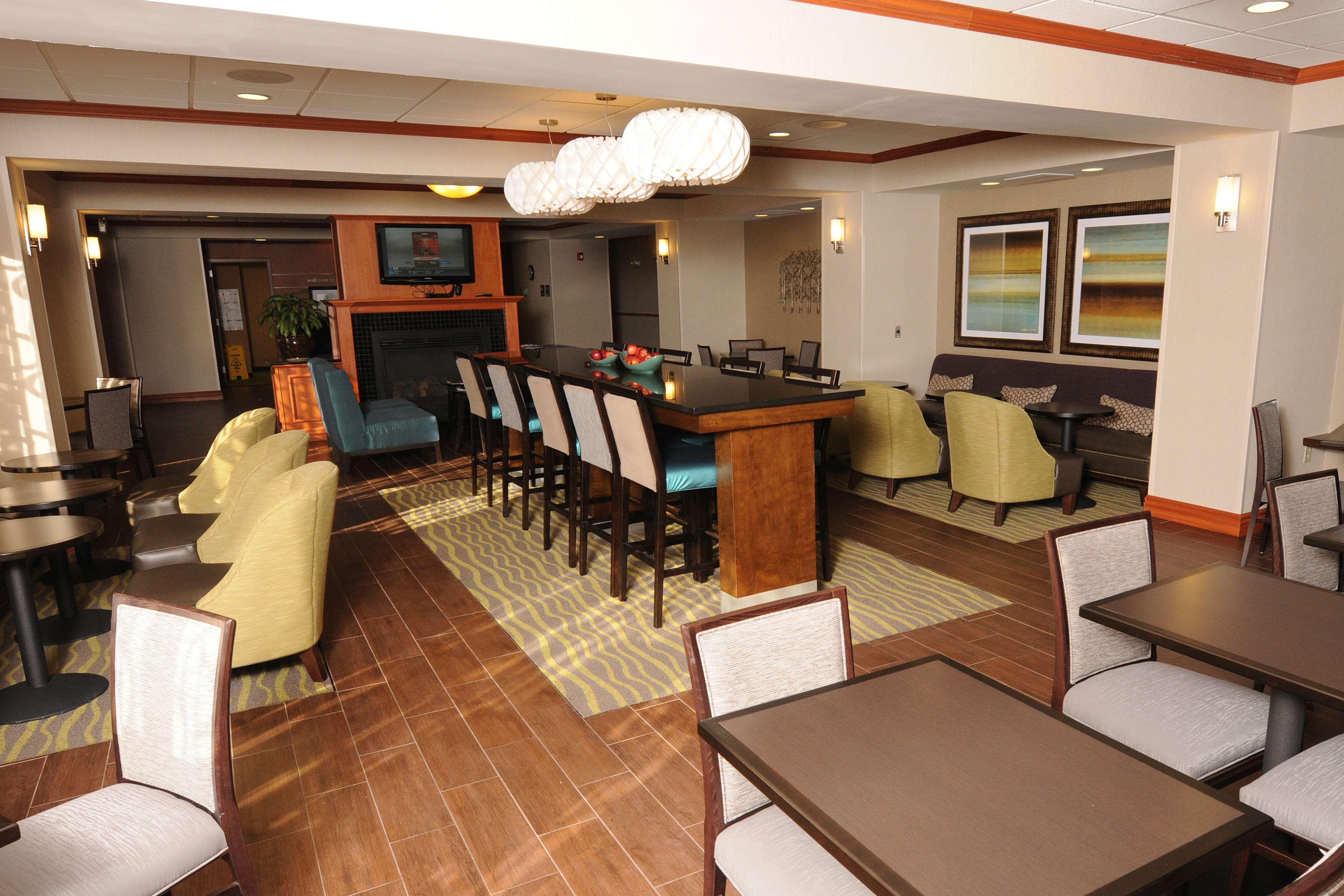Newly Renovated Hampton Inn Omaha West Lakeside מראה חיצוני תמונה