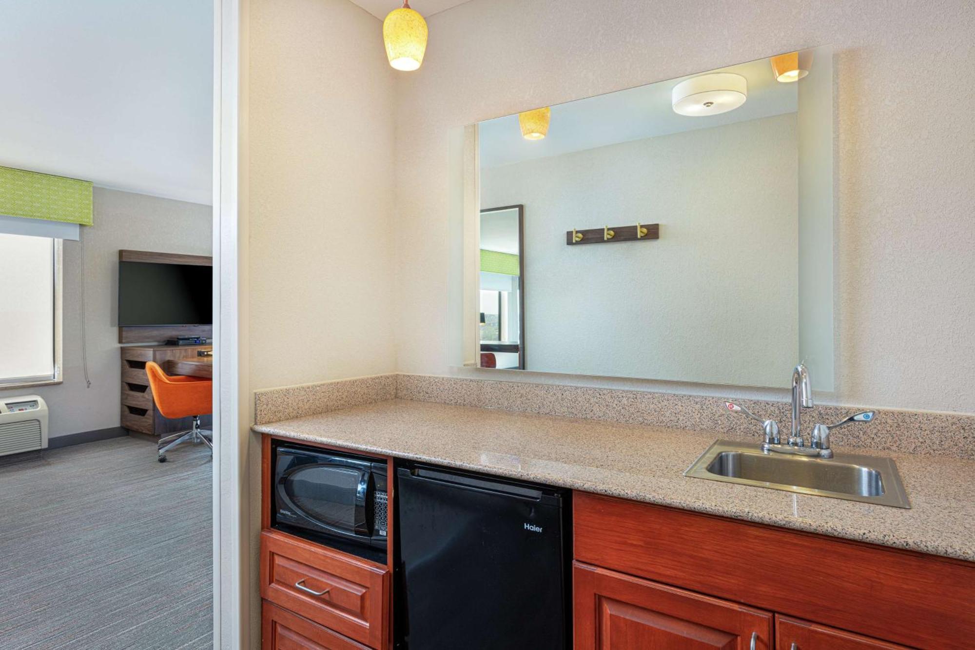 Newly Renovated Hampton Inn Omaha West Lakeside מראה חיצוני תמונה