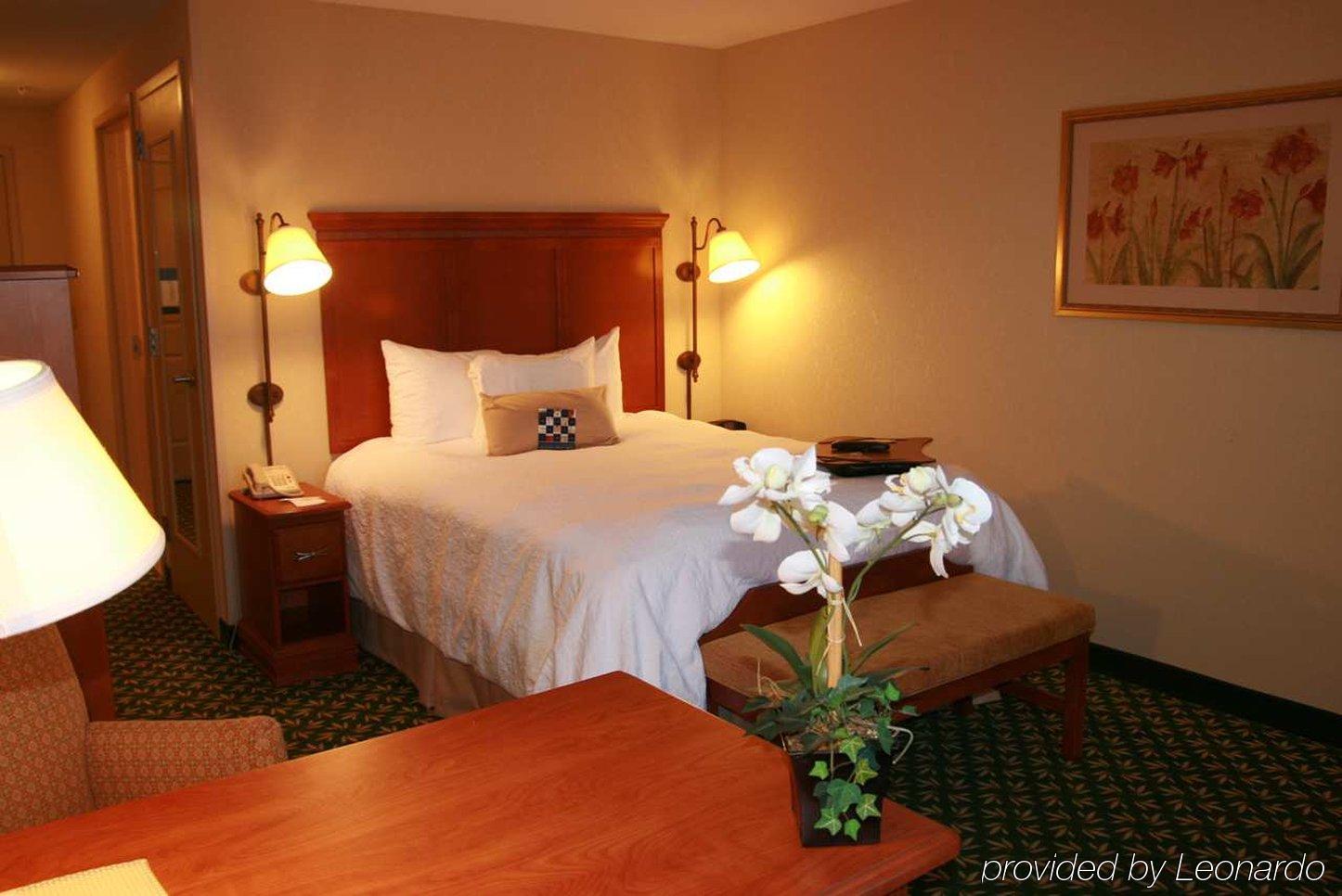 Newly Renovated Hampton Inn Omaha West Lakeside חדר תמונה