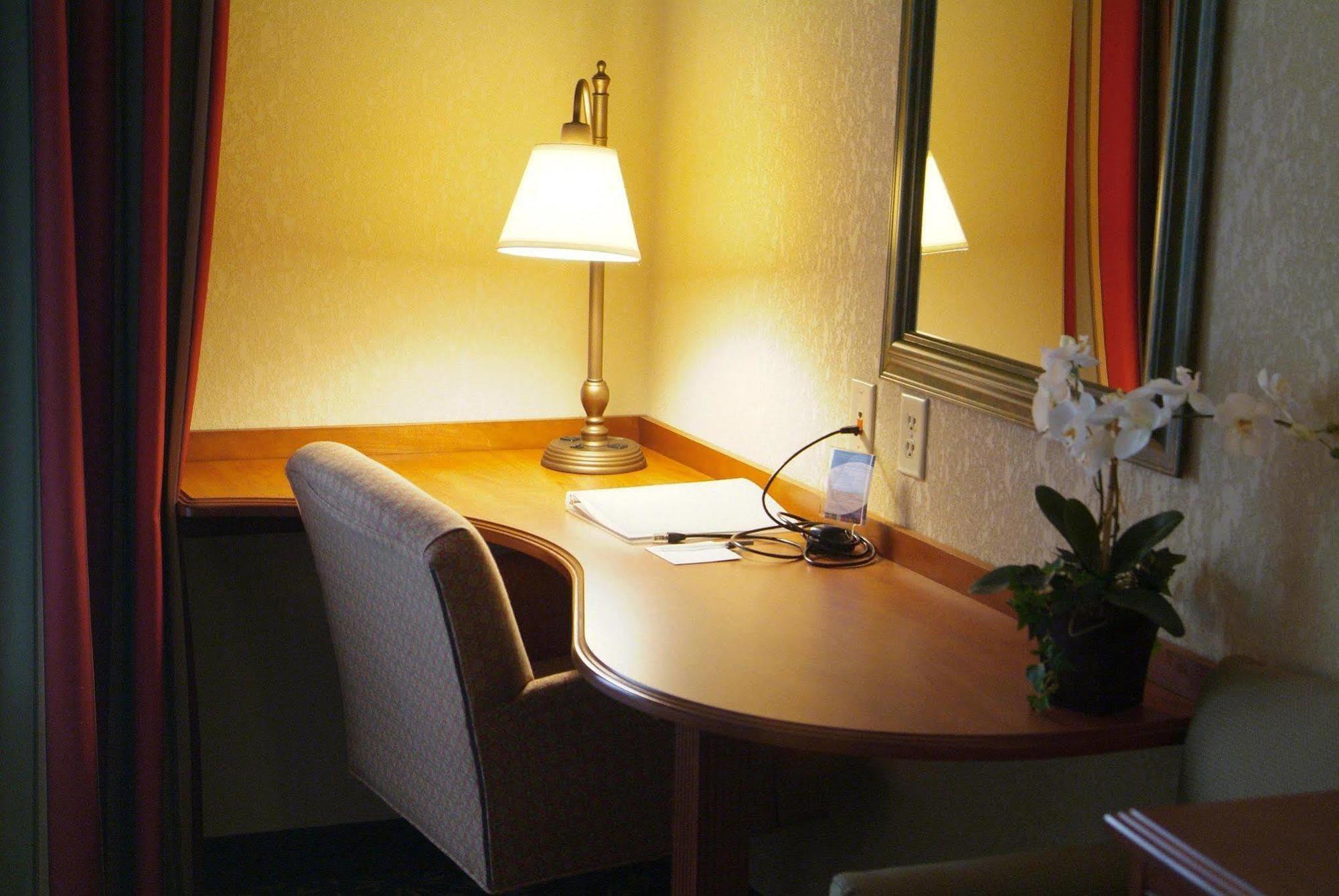 Newly Renovated Hampton Inn Omaha West Lakeside חדר תמונה